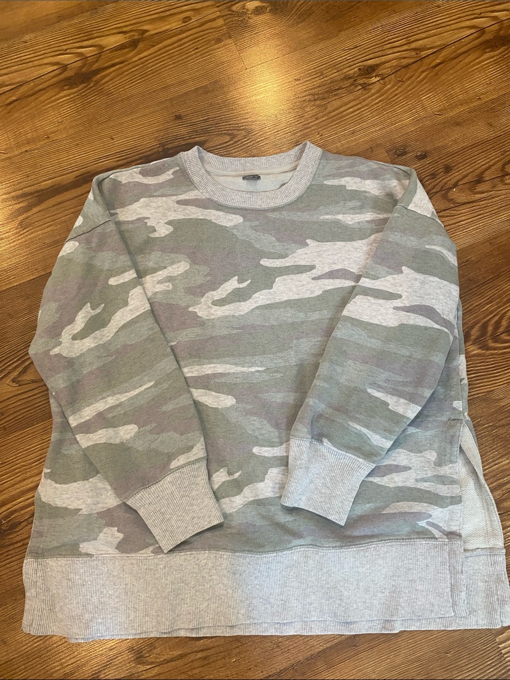 aerie womenβs Green and Gray Camo Crewneck Sweatshirt